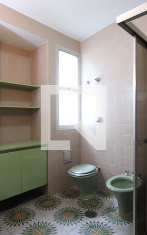 Casa à venda com 574m², 3 quartos e 5 vagasBanheiro da Suíte 2
