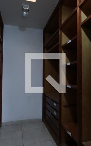 Casa à venda com 574m², 3 quartos e 5 vagasCloset
