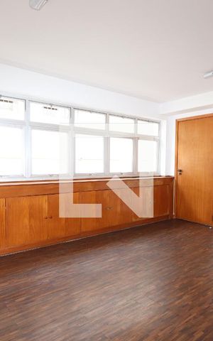 Casa à venda com 574m², 3 quartos e 5 vagasCopa