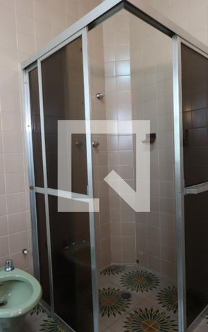 Casa à venda com 574m², 3 quartos e 5 vagasBanheiro da Suíte 2