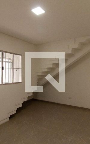 Casa à venda com 70m², 1 quarto e sem vaga Casa à venda com 70m², 1 quarto e sem vagaSala