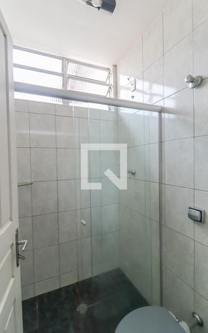 Casa à venda com 184m², 4 quartos e 2 vagas Casa à venda com 184m², 4 quartos e 2 vagasBanheiro