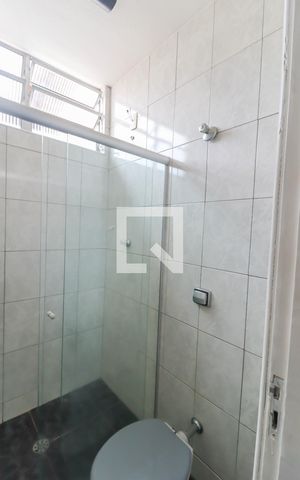 Casa à venda com 184m², 4 quartos e 2 vagas Casa à venda com 184m², 4 quartos e 2 vagasBanheiro
