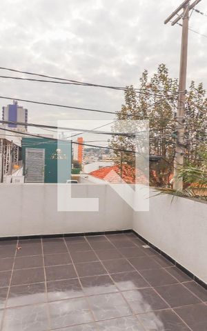 Casa à venda com 184m², 4 quartos e 2 vagas Casa à venda com 184m², 4 quartos e 2 vagasSacada