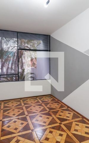 Casa à venda com 184m², 4 quartos e 2 vagas Casa à venda com 184m², 4 quartos e 2 vagasSala