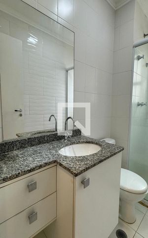 Apartamento para alugar com 76m², 2 quartos e 1 vagaBanheiro da Suíte 1