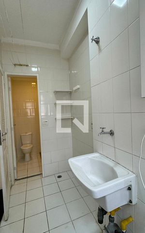 Apartamento para alugar com 76m², 2 quartos e 1 vagaÁrea de Serviço