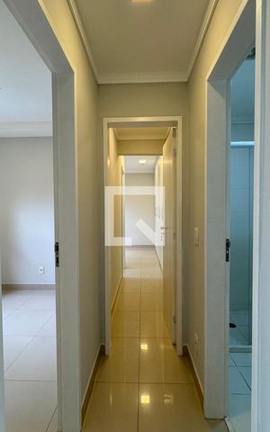 Apartamento para alugar com 76m², 2 quartos e 1 vagaCorredor