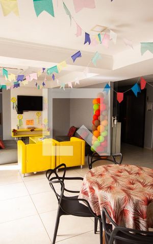 Apartamento para alugar com 67m², 2 quartos e 1 vagaÁrea de Serviço