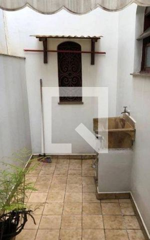 Casa à venda com 270m², 4 quartos e 2 vagas