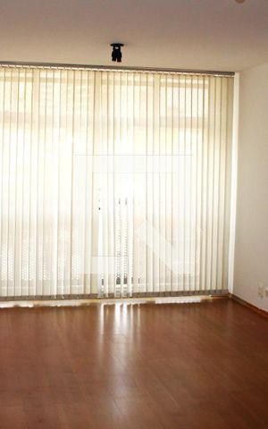 Apartamento para alugar com 72m², 2 quartos e 1 vagaSala