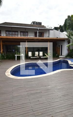Casa à venda com 499m², 4 quartos e 8 vagasPiscina