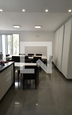 Casa à venda com 499m², 4 quartos e 8 vagasCozinha