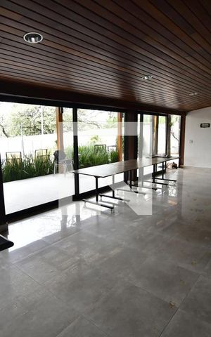 Casa à venda com 499m², 4 quartos e 8 vagasChurrasqueira