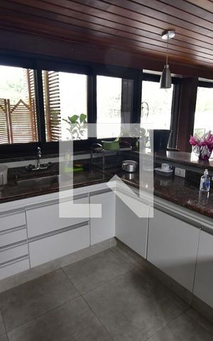Casa à venda com 499m², 4 quartos e 8 vagasChurrasqueira