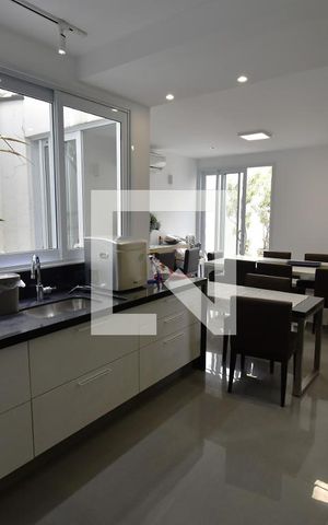 Casa à venda com 499m², 4 quartos e 8 vagasCozinha