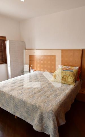 Casa à venda com 499m², 4 quartos e 8 vagasQuarto 1 - Suíte