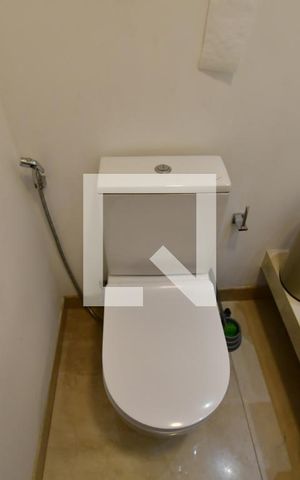 Casa à venda com 499m², 4 quartos e 8 vagasLavabo