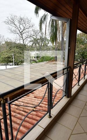 Casa à venda com 499m², 4 quartos e 8 vagasQuarto 2 - Suíte Sacada