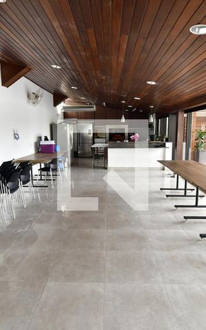 Casa à venda com 499m², 4 quartos e 8 vagasChurrasqueira