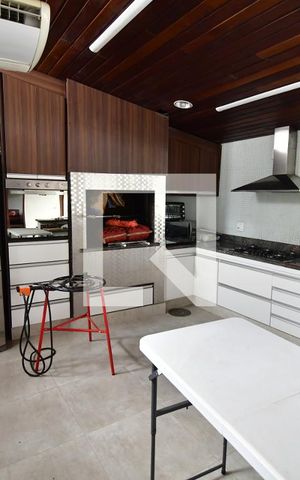 Casa à venda com 499m², 4 quartos e 8 vagasChurrasqueira