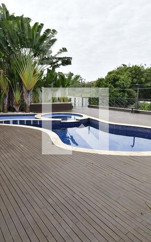 Casa à venda com 499m², 4 quartos e 8 vagasPiscina