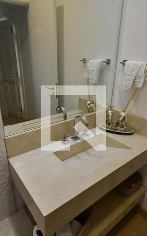 Casa à venda com 499m², 4 quartos e 8 vagasLavabo