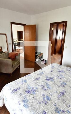 Casa à venda com 499m², 4 quartos e 8 vagasQuarto 2 - Suíte