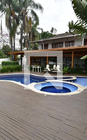 Casa à venda com 499m², 4 quartos e 8 vagasPiscina