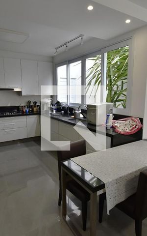 Casa à venda com 499m², 4 quartos e 8 vagasCozinha