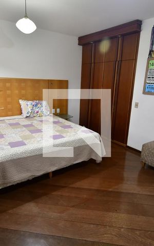 Casa à venda com 499m², 4 quartos e 8 vagasQuarto 3 - Suíte