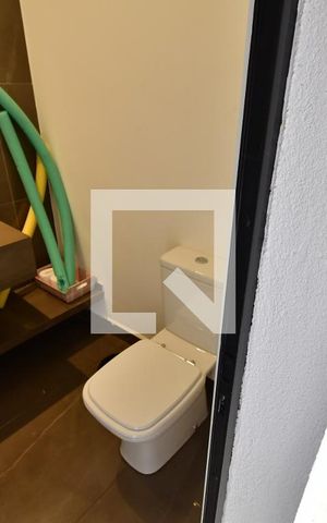 Casa à venda com 499m², 4 quartos e 8 vagasLavabo 2 - Piscina