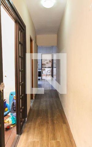 Casa à venda com 105m², 3 quartos e 2 vagas Casa à venda com 105m², 3 quartos e 2 vagasCorredor