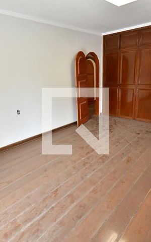 Casa para alugar com 1000m², 8 quartos e sem vagaQuarto 5