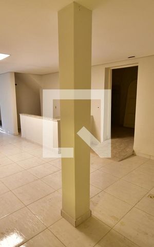 Casa para alugar com 1000m², 8 quartos e sem vagaPorão