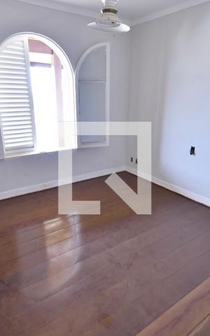 Casa para alugar com 1000m², 8 quartos e sem vagaQuarto 3 - Suíte