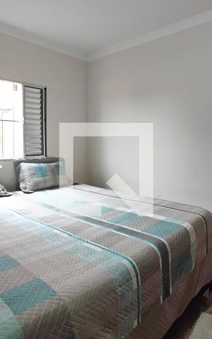 Casa à venda com 196m², 3 quartos e 4 vagas Casa à venda com 196m², 3 quartos e 4 vagasQuarto Suíte