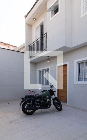 Casa à venda com 80m², 2 quartos e 3 vagas Casa à venda com 80m², 2 quartos e 3 vagasGaragem
