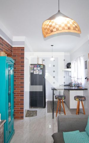 Casa à venda com 80m², 2 quartos e 3 vagas Casa à venda com 80m², 2 quartos e 3 vagasSala e Cozinha