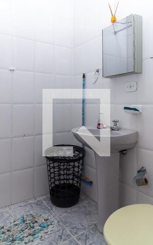 Casa à venda com 175m², 4 quartos e 2 vagas Casa à venda com 175m², 4 quartos e 2 vagasBanheiro da Edicula