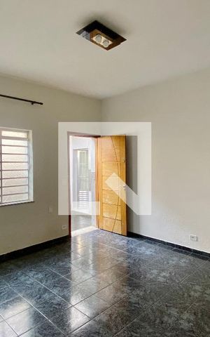 Casa para alugar com 140m², 4 quartos e sem vaga Casa para alugar com 140m², 4 quartos e sem vagaSala