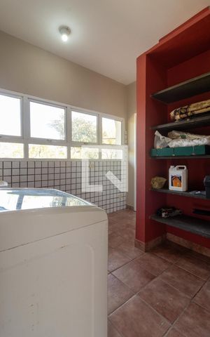 Casa para alugar com 550m², 4 quartos e NaN vagas Casa para alugar com 550m², 4 quartos e NaN vagasÁrea de Serviço
