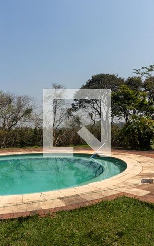 Casa para alugar com 550m², 4 quartos e NaN vagas Casa para alugar com 550m², 4 quartos e NaN vagasÁrea comum - Piscina