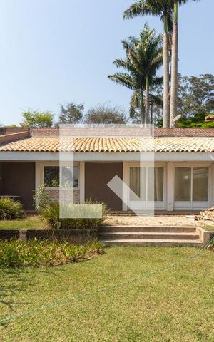 Casa para alugar com 550m², 4 quartos e NaN vagas Casa para alugar com 550m², 4 quartos e NaN vagasÁrea externa