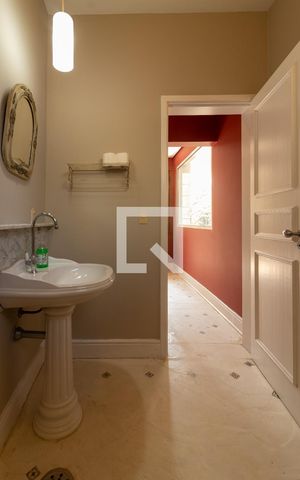 Casa para alugar com 550m², 4 quartos e NaN vagas Casa para alugar com 550m², 4 quartos e NaN vagasLavabo