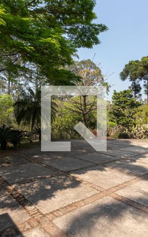 Casa para alugar com 550m², 4 quartos e NaN vagas Casa para alugar com 550m², 4 quartos e NaN vagasÁrea externa