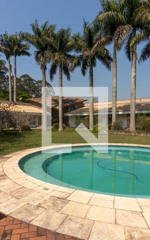 Casa para alugar com 550m², 4 quartos e NaN vagas Casa para alugar com 550m², 4 quartos e NaN vagasÁrea comum - Piscina