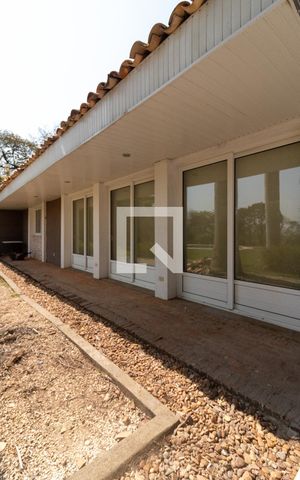 Casa para alugar com 550m², 4 quartos e NaN vagas Casa para alugar com 550m², 4 quartos e NaN vagasÁrea externa