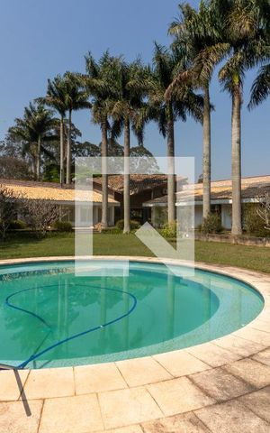Casa para alugar com 550m², 4 quartos e NaN vagas Casa para alugar com 550m², 4 quartos e NaN vagasÁrea comum - Piscina