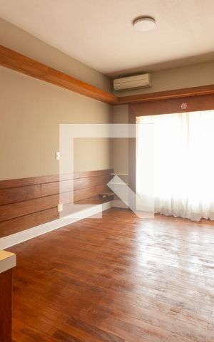 Casa para alugar com 550m², 4 quartos e NaN vagas Casa para alugar com 550m², 4 quartos e NaN vagasQuarto Suíte 3